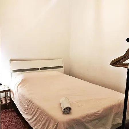 Huge 10 Bedroom In Principe Real. Heart Of Lisbon. Lejlighed Lisboa