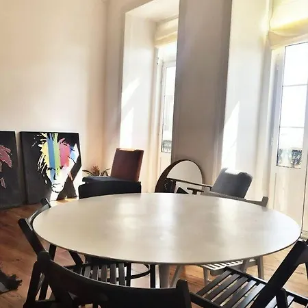 Apartman Huge 10 Bedroom In Principe Real. Heart Of Lisbon. Lisboa